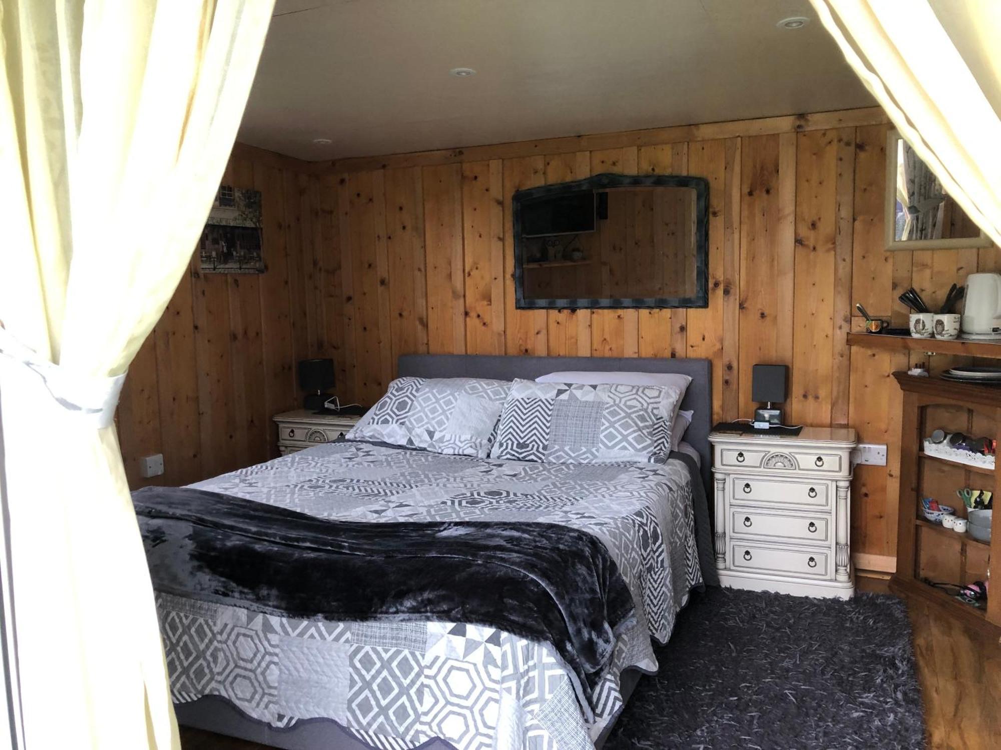 Owly 'Ouse Bed & Breakfast Barnstaple Exterior photo